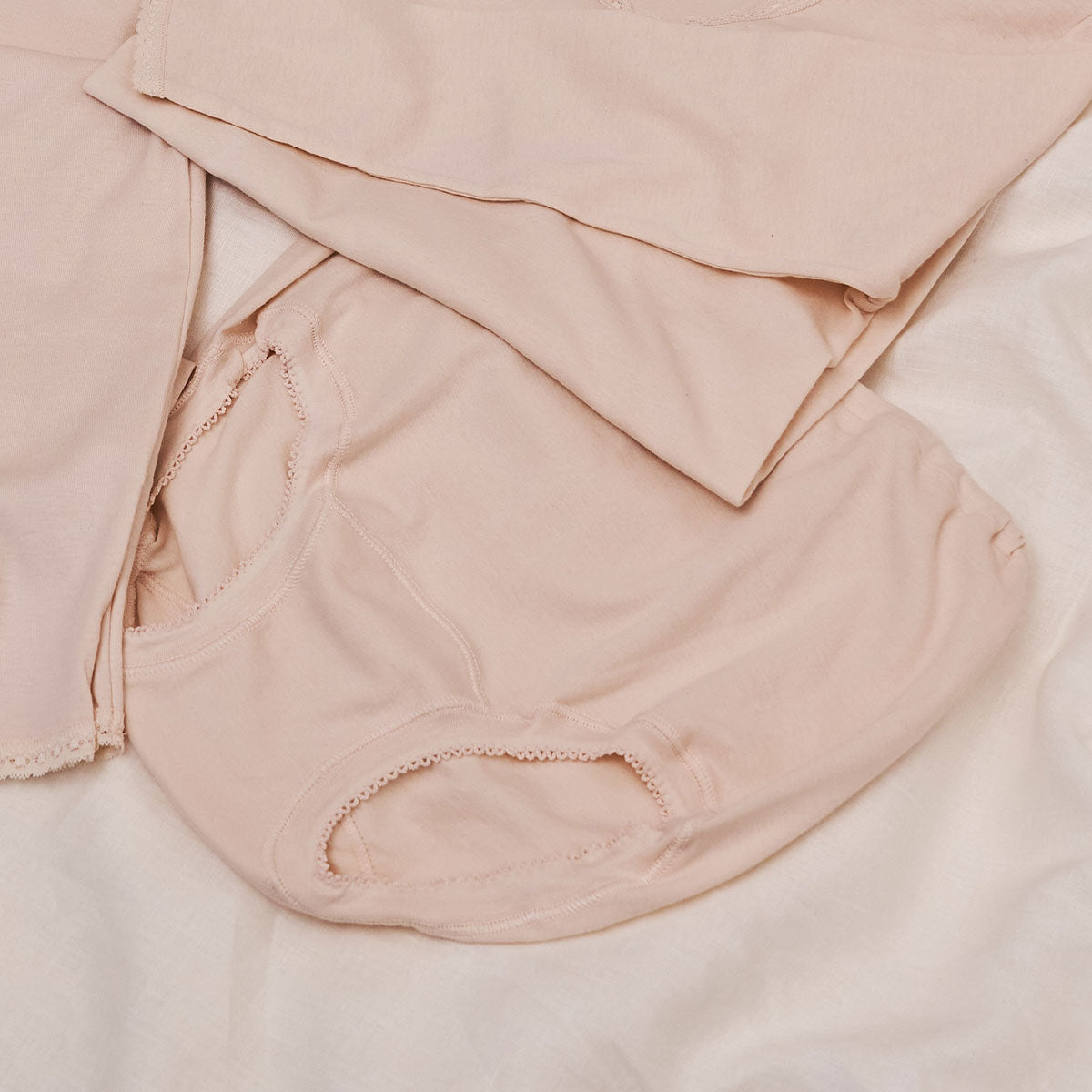 ゴールド100 ショーツ